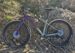 Scott Scale Gravel 20 Bike Olivine Green Blackberry 2025 10 Scott Scale Gravel 20 Bike Olivine Green Blackberry 2025 -Les Cycles Shop 3WhatsAppImage2025 03 21at11.53.32