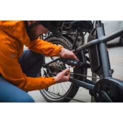 Squire Chainlok™ 10 850mm Wearable Bicycle Lock -Les Cycles Shop 3 40117cac 503b 49d6 bcba 23fb3abb14f5