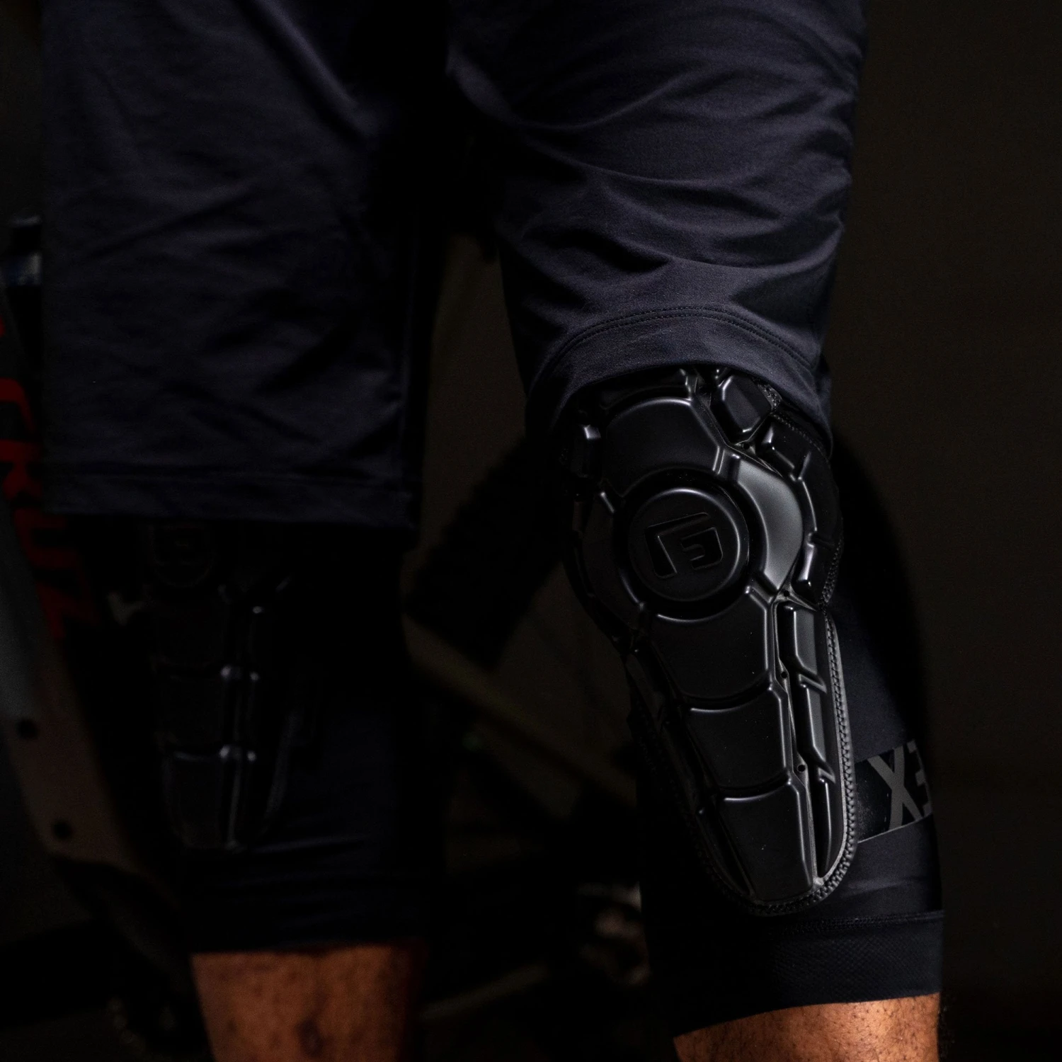 G-Form Youth Pro-X3 Knee Guards 5 G-Form Youth Pro-X3 Knee Guards - Image 3