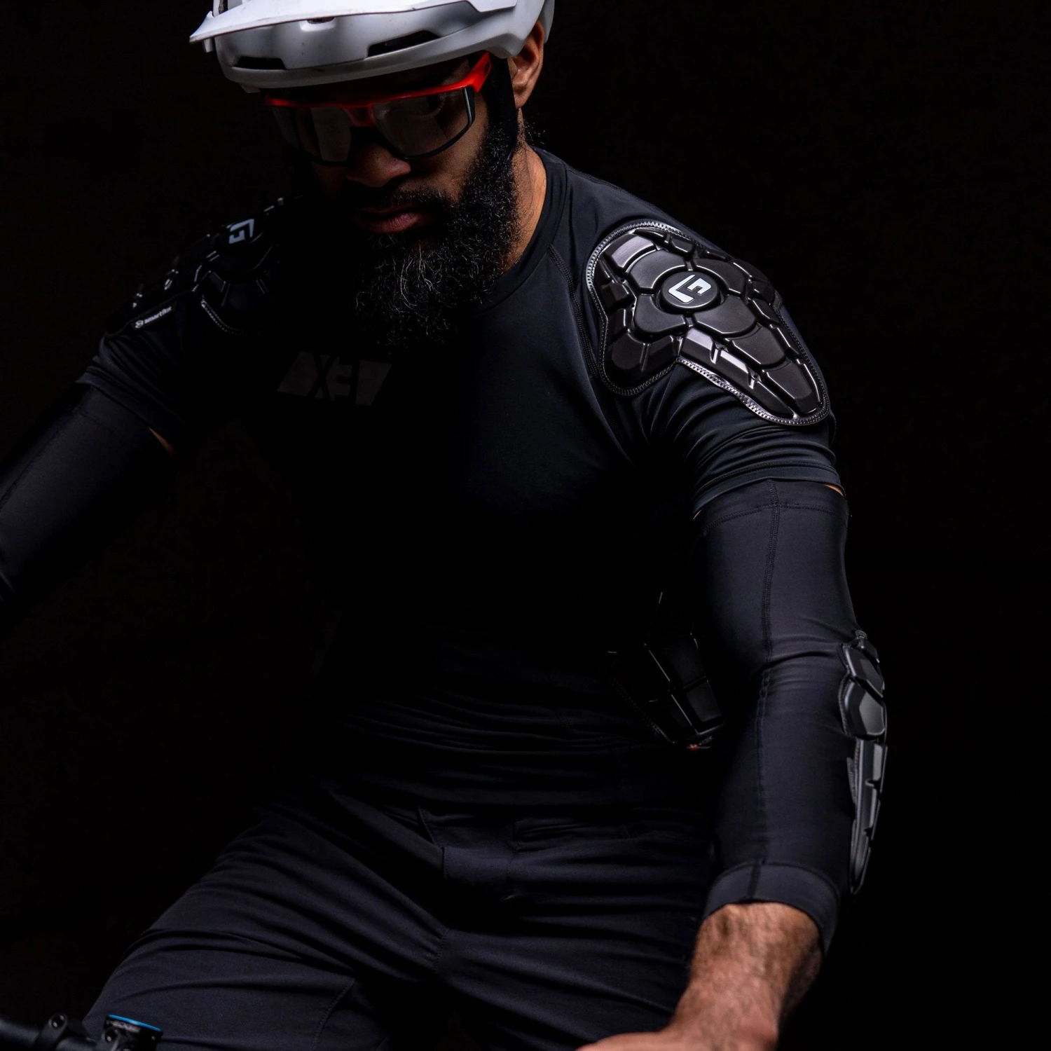 G-Form Pro-X3 Elbow Guards 6 G-Form Pro-X3 Elbow Guards - Image 4