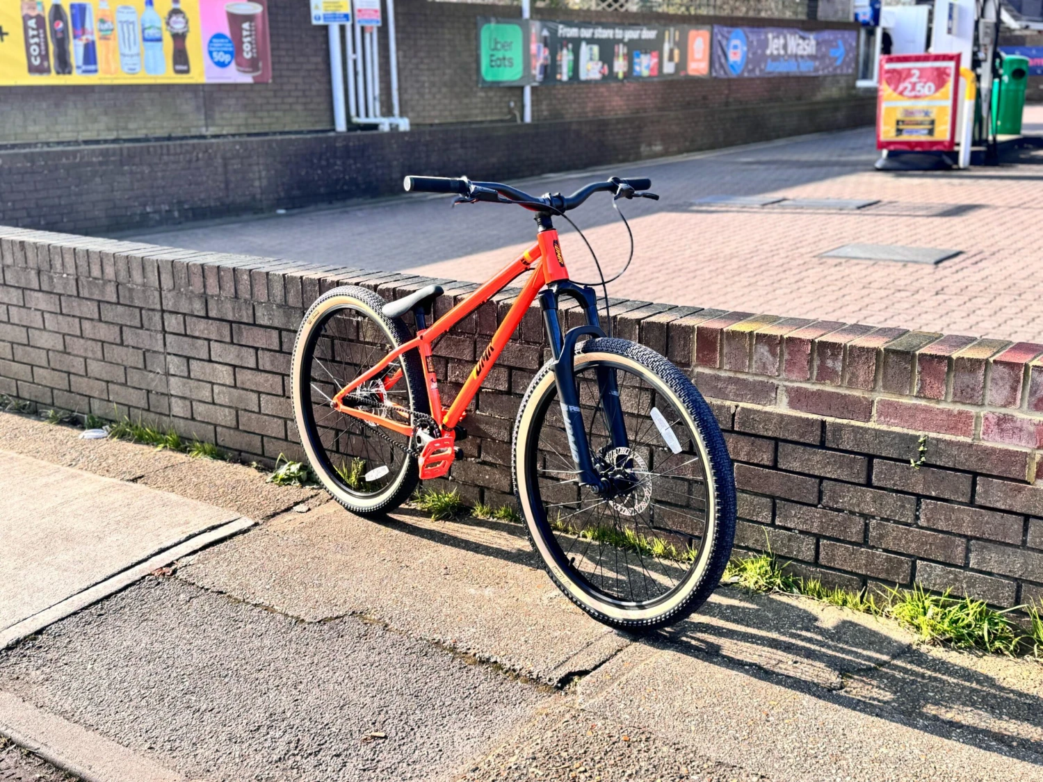 DMR Sect Orange Dirt Jump Bike 5 DMR Sect Orange Dirt Jump Bike - Image 3
