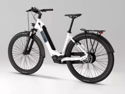 Raleigh Motus Tour Sparking White Hub Gear 2026 Electric Hybrid Bike 10 Raleigh Motus Tour Sparking White Hub Gear 2026 Electric Hybrid Bike -Les Cycles Shop MotusHubWhite45dreverse