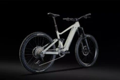Lapierre Overvolt AM 7.8 800wh Grey 2025 Electric Mountain Bike 8 Lapierre Overvolt AM 7.8 800wh Grey 2025 Electric Mountain Bike -Les Cycles Shop OvervoltAM7.8 LapierreMY25 LOPTA View 2