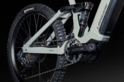 Lapierre Overvolt AM 7.8 800wh Grey 2025 Electric Mountain Bike 9 Lapierre Overvolt AM 7.8 800wh Grey 2025 Electric Mountain Bike -Les Cycles Shop OvervoltAM7.8 LapierreMY25 LOPTA View 4