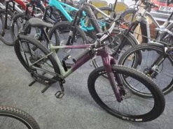 Scott Scale Gravel 20 Bike Olivine Green Blackberry 2025 - EX Display -Les Cycles Shop WhatsAppImage2025 10 07at14.49.23