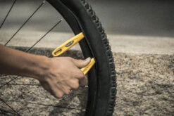 Front Page -Les Cycles Shop bcc16138a2e46f2ed5514ad8001ee816d5d22a11 yellow3