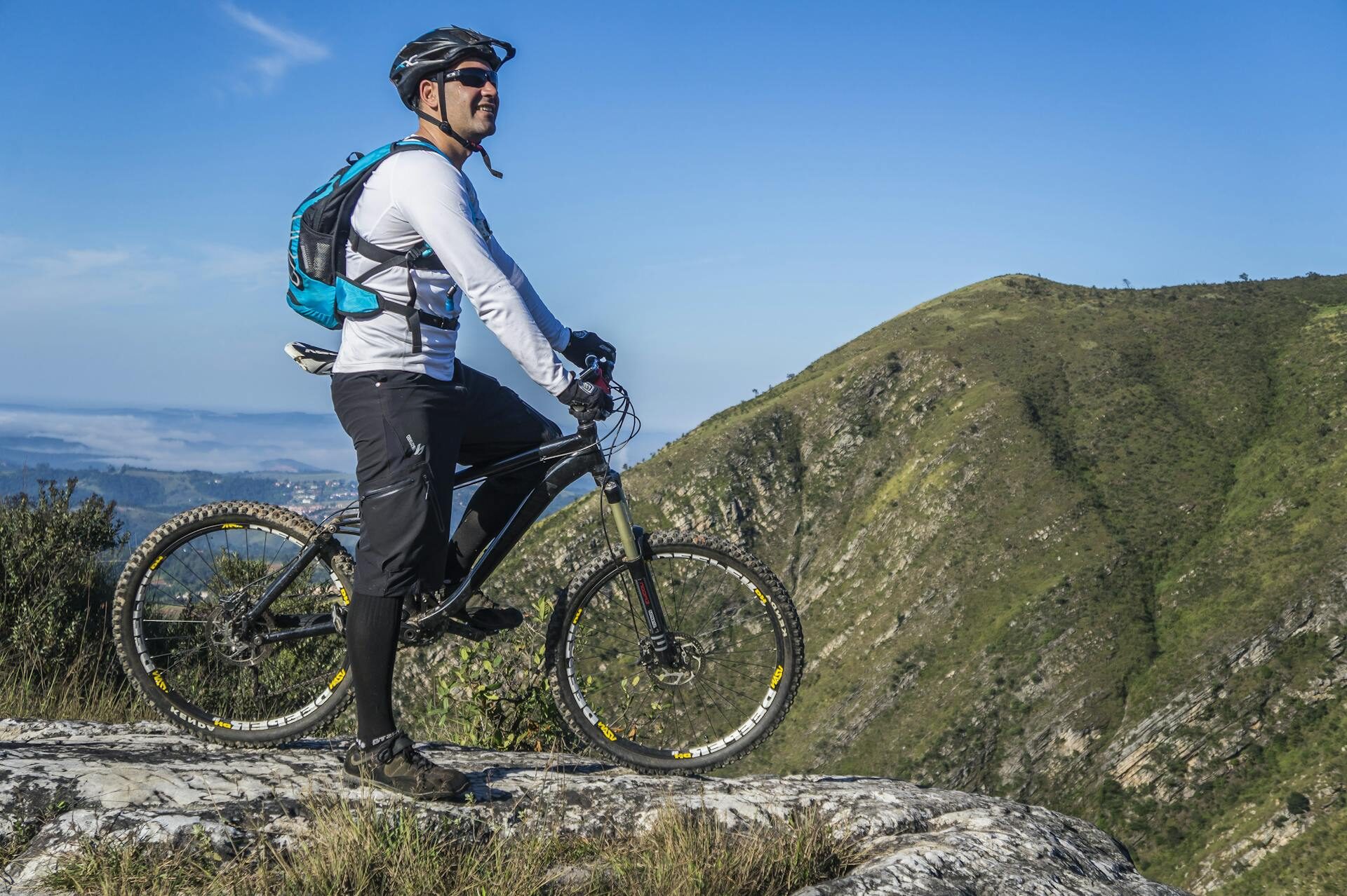 Front Page -Les Cycles Shop pexels pixabay 163491 e1764141866932